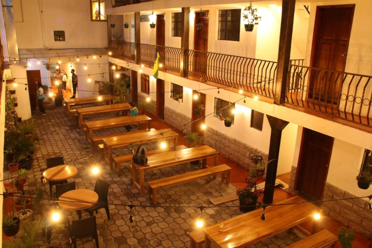 El Jardin Escondido Party Hostel بانيوس المظهر الخارجي الصورة