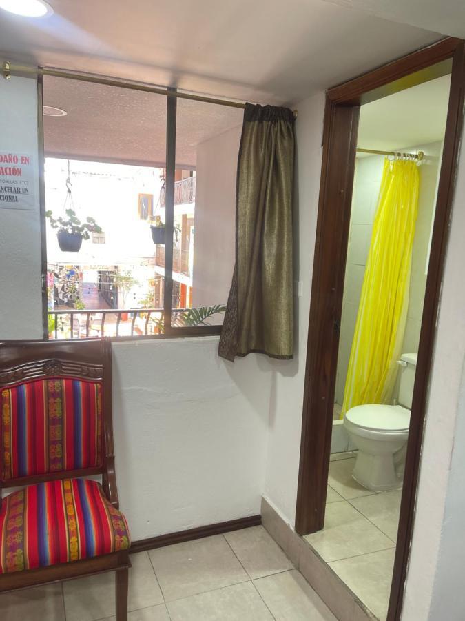 El Jardin Escondido Party Hostel بانيوس المظهر الخارجي الصورة