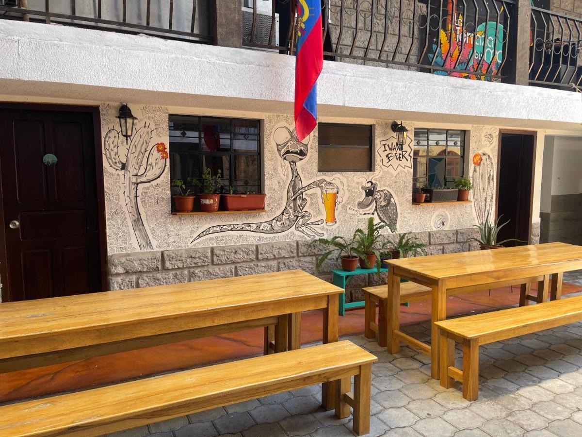El Jardin Escondido Party Hostel بانيوس المظهر الخارجي الصورة