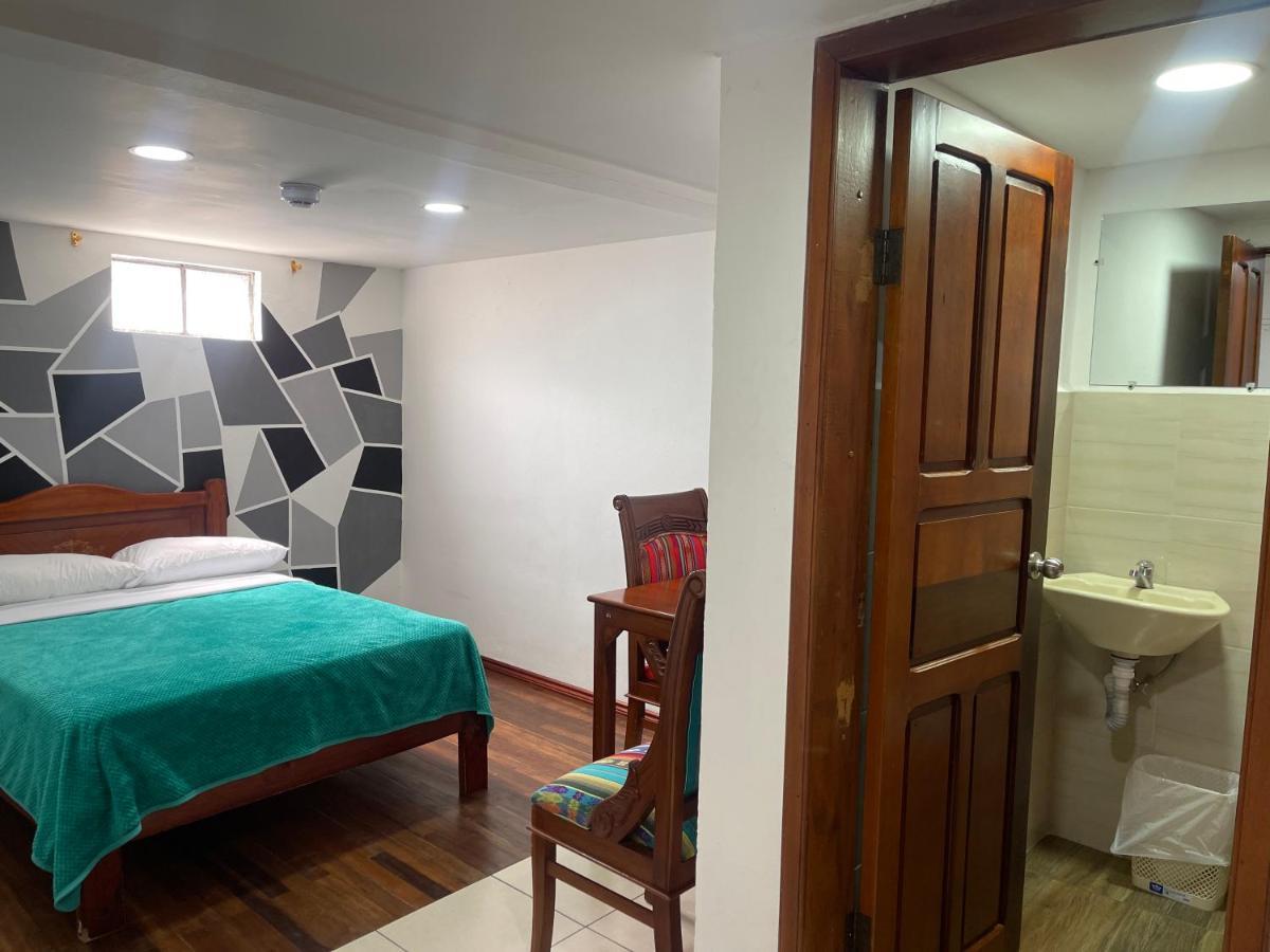El Jardin Escondido Party Hostel بانيوس المظهر الخارجي الصورة