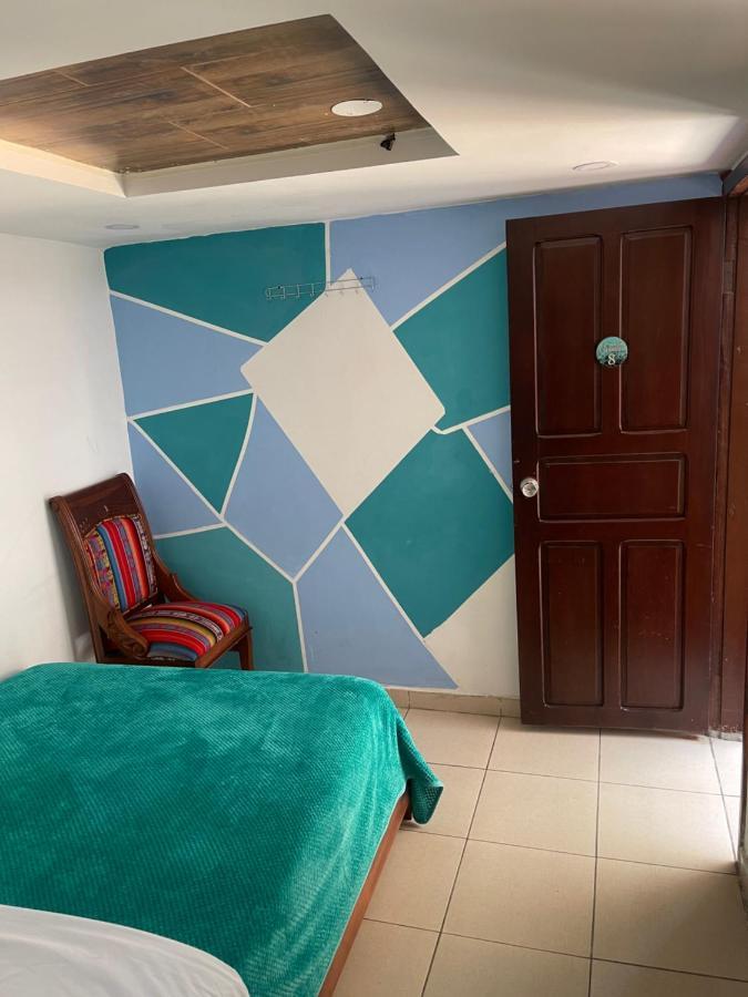 El Jardin Escondido Party Hostel بانيوس المظهر الخارجي الصورة