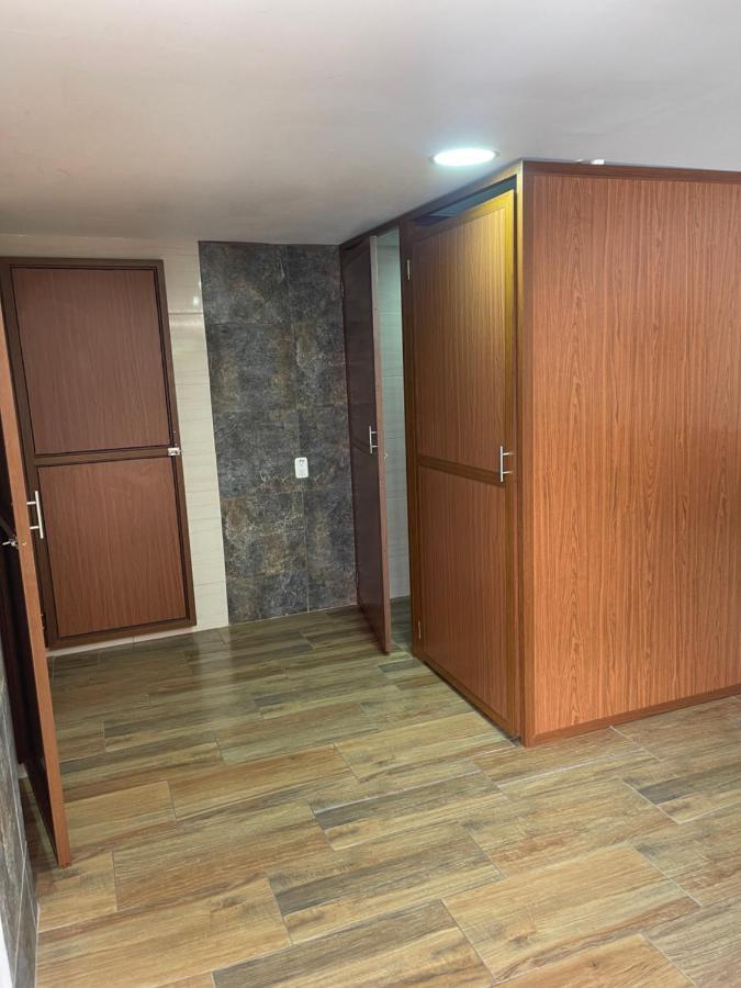 El Jardin Escondido Party Hostel بانيوس المظهر الخارجي الصورة