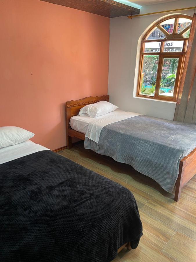 El Jardin Escondido Party Hostel بانيوس المظهر الخارجي الصورة