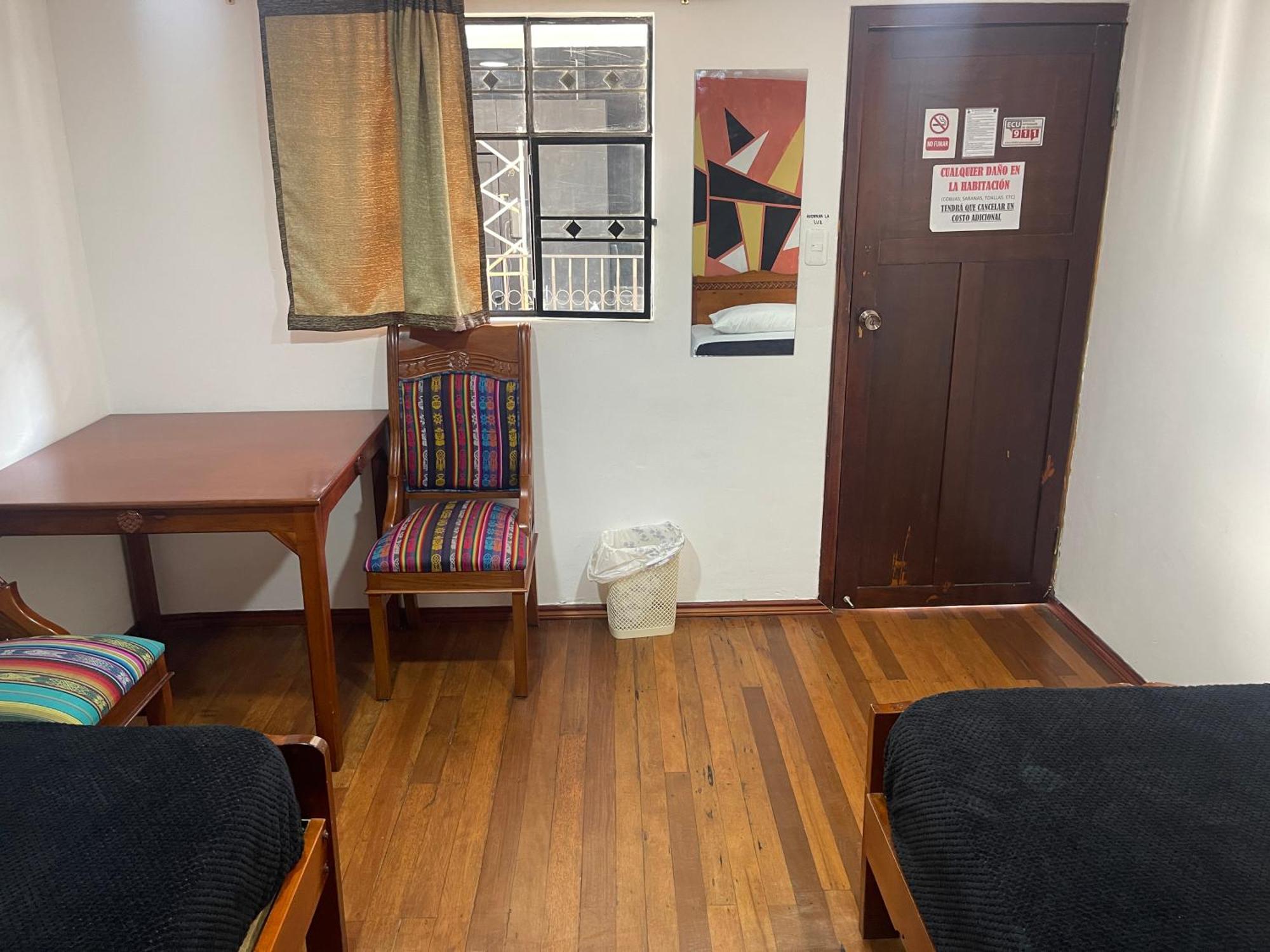 El Jardin Escondido Party Hostel بانيوس المظهر الخارجي الصورة