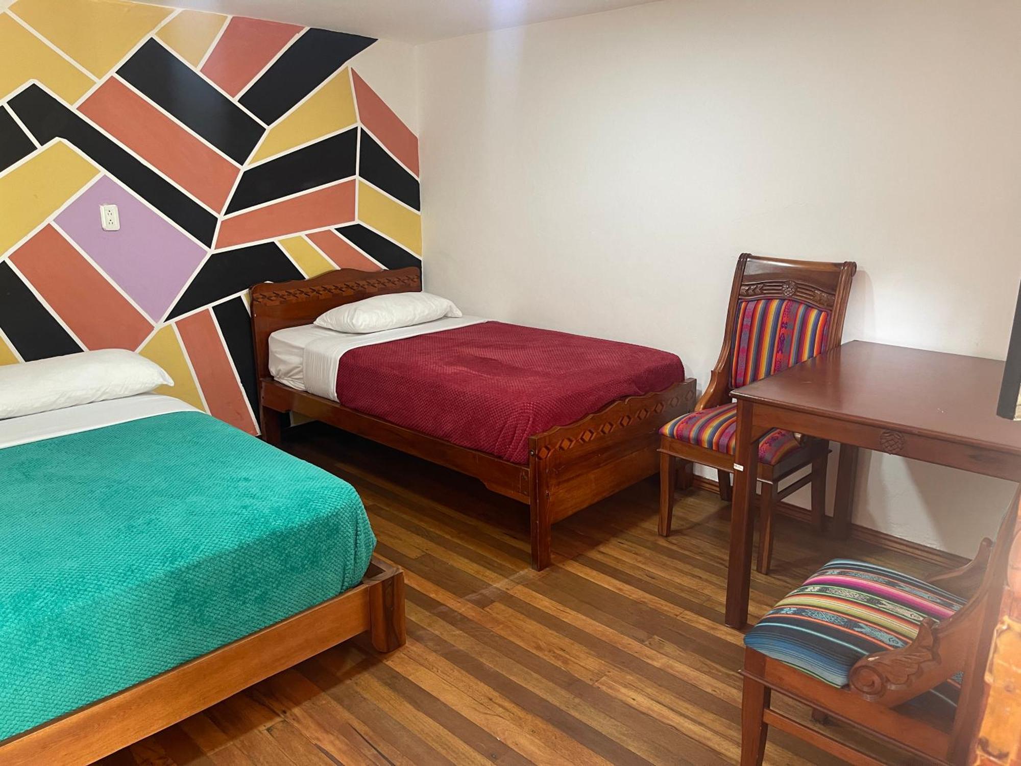 El Jardin Escondido Party Hostel بانيوس المظهر الخارجي الصورة