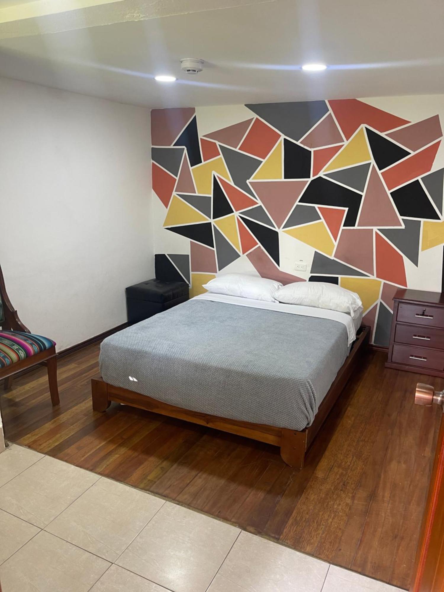 El Jardin Escondido Party Hostel بانيوس المظهر الخارجي الصورة