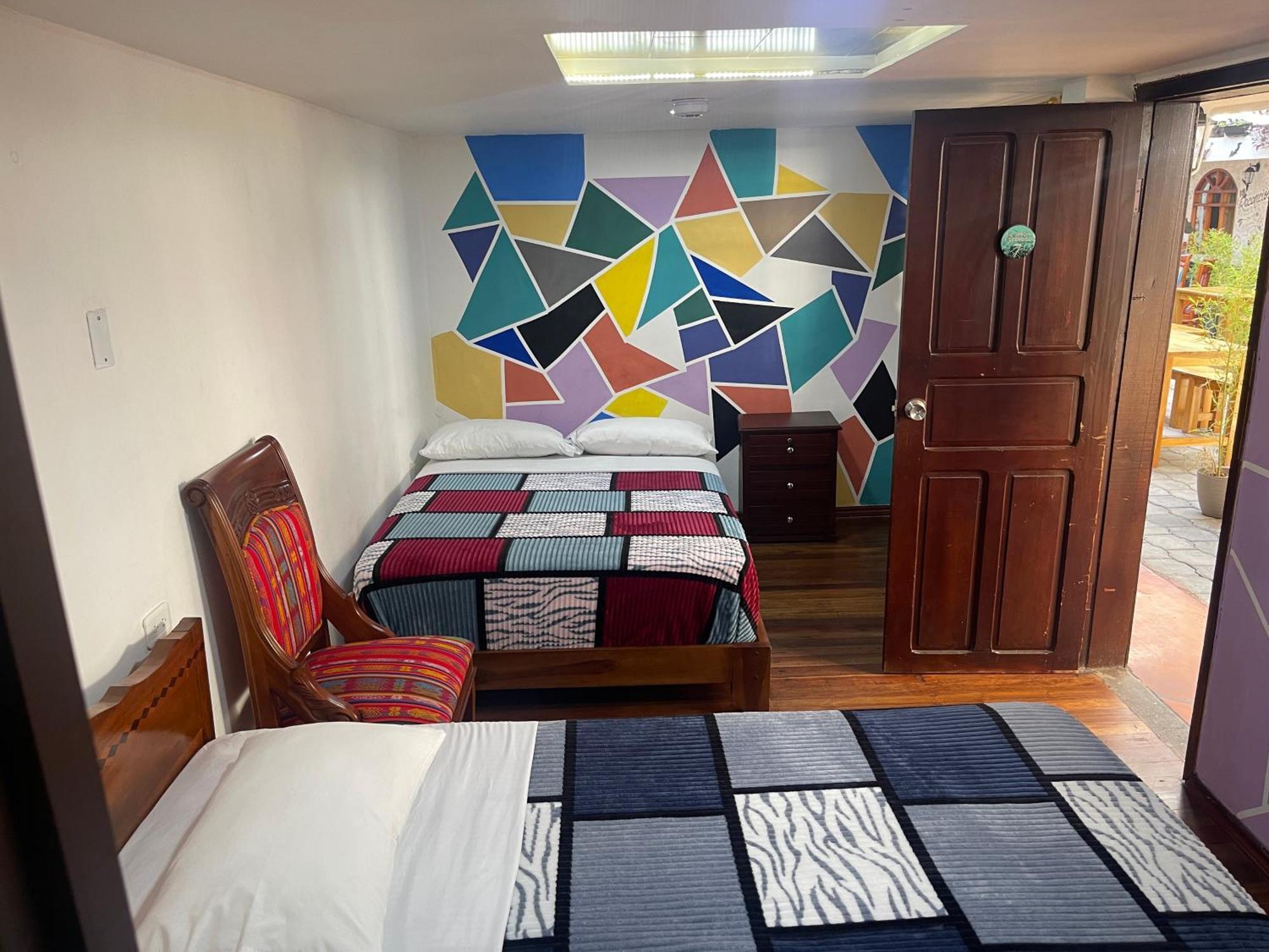 El Jardin Escondido Party Hostel بانيوس المظهر الخارجي الصورة